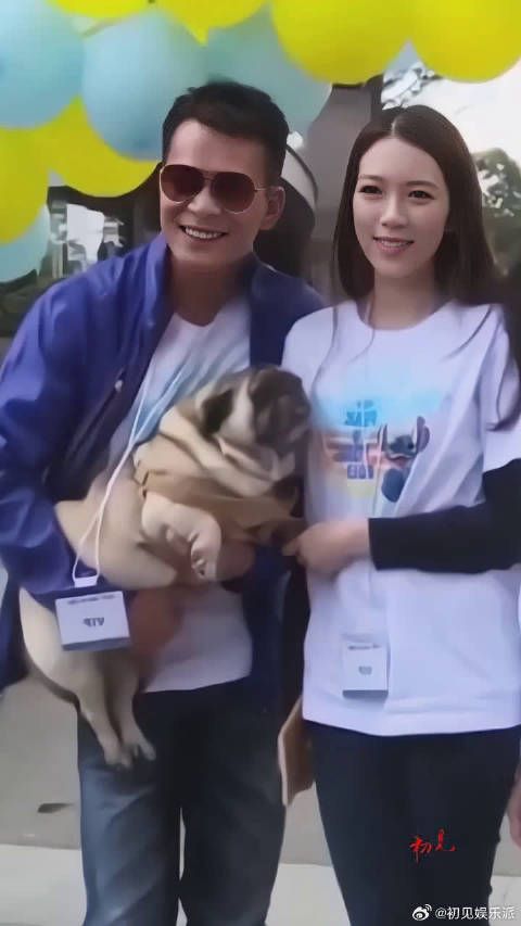 黄日华,在巅峰时为照顾生病的妻子退出娱乐圈