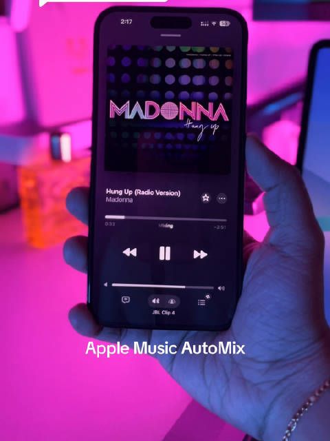 Apple Music推出automix功能,麦当娜Hung Up采样ABBA歌曲