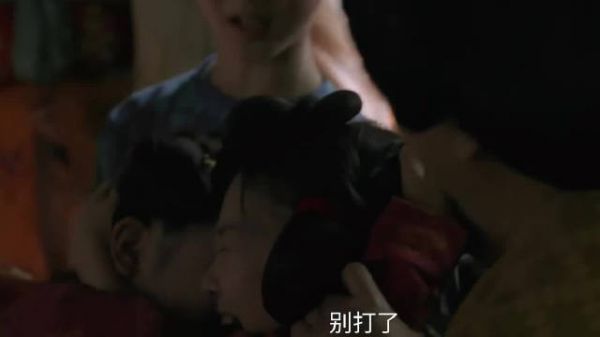 李善德女儿因被嘲头大与同伴争执