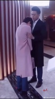 靳东和马伊琍拍戏现场，当拍到离婚戏份的时候，马伊琍太过入戏
