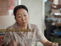 弟弟遭刁蛮顾客欺负，姐姐亲自复仇，结局令人痛快！