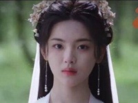 几个眼神就诠释了一切，演技真的非常出色，姜梨和薛芳菲仿佛是在互相救赎