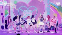Hearts2Hearts刀群舞引热议，大型团魅力尽显