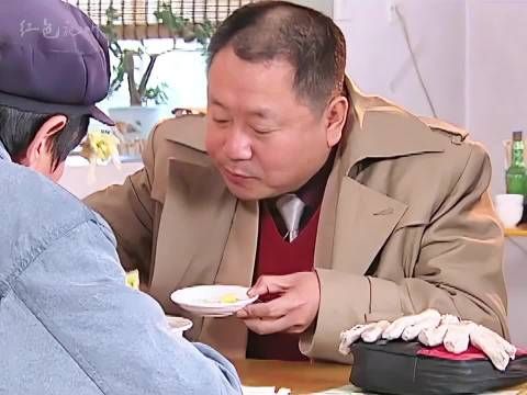 他俩吃饭,我都看饿了