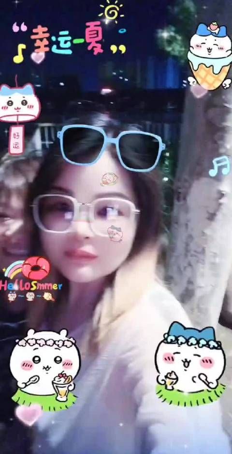哇,慵懒风诶,我喜欢!你觉得我穿这套好看不?