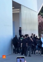 登陆少年团Prada大秀看秀下车入场cut