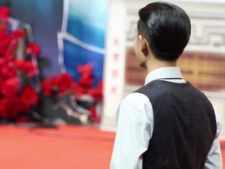超宝一步三回首,想要把所有嘉人的模样都珍藏在心里