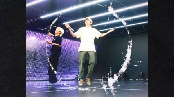 王源宇宙超级无敌大狂欢巡演一则舞蹈室花絮,大家准备好前往宇宙中心了吗?