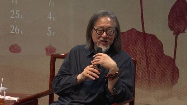 《镜花水月》聚焦复仇与人性，融入魔幻现实主义，探讨角色的生活路径选择