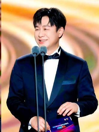 2022年张颂文老师荣获19届电影频道传媒荣誉之夜“最受传媒关注男主角”荣誉!