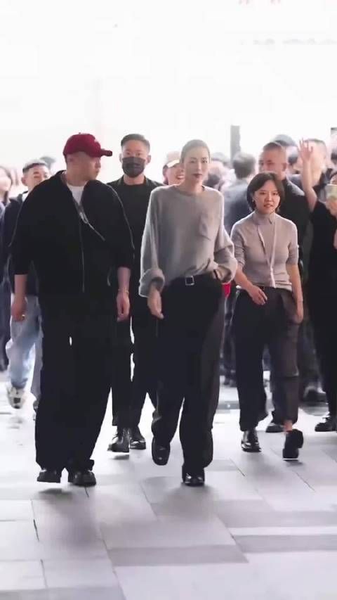 井柏然刘雯被曝领证结婚,合作广告后多次甜蜜同框