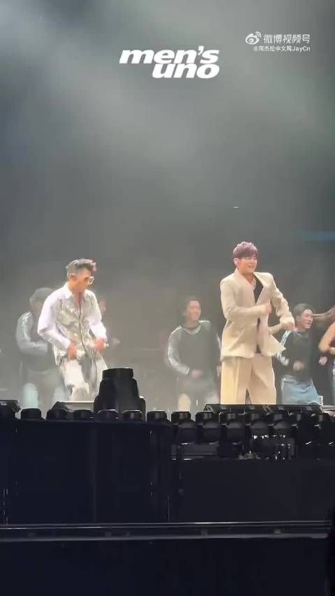 周杰伦香港演唱会收官夜邀郭富城同台,合唱经典引爆全场
