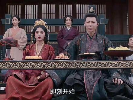 鹿骊大会开始,小乔担心弟弟比赛紧张,一直在旁安慰