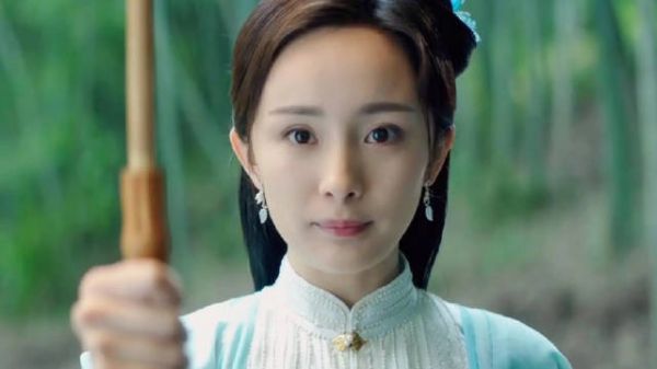 杨幂银幕生涯20年,年轮镌刻角色温度与光影