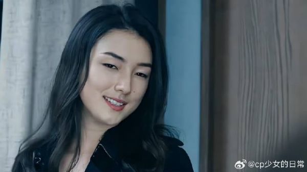 男人口味重,放着性感美女不要,喜欢黑人胖护士!