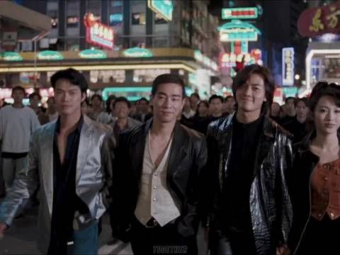 57岁郑伊健现身美国,发际线后移了不少,微笑点头示好没架子!