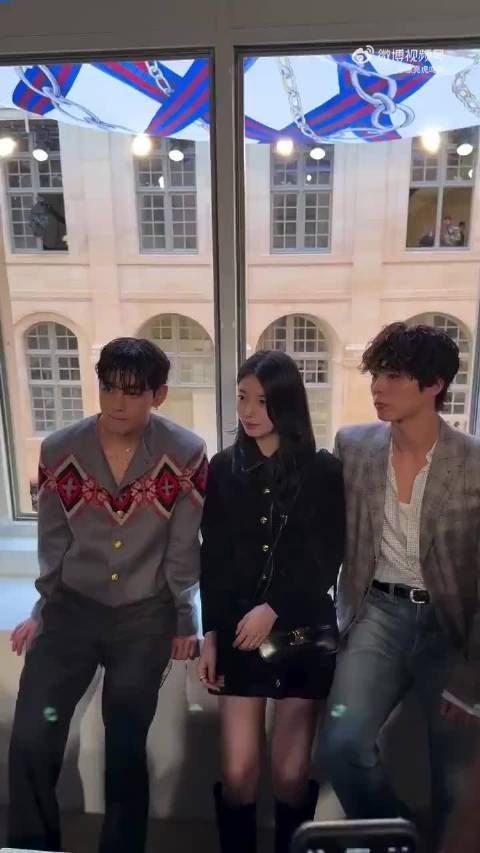 来看朴宝剑 金泰亨 秀智巴黎时装周同框 状态如何