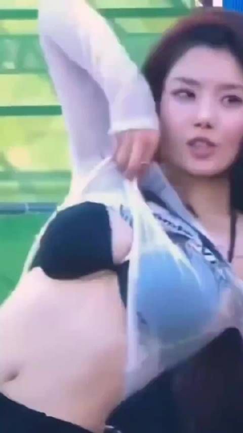 权恩妃·舞台魅力四射,我觉得秒杀Lisa