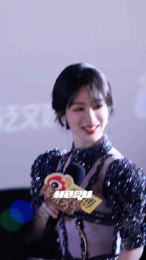 美紫入场!一进来就眼睛亮亮的好温柔好漂亮啊姐姐姐姐