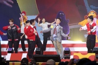 麦当劳音乐会, 陈奕迅与MIRROR同台合唱, 12子兴奋分享后台合照