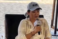 47岁郝蕾采访生图曝光，真实身材引热议，网友：敢对自己宽容点了