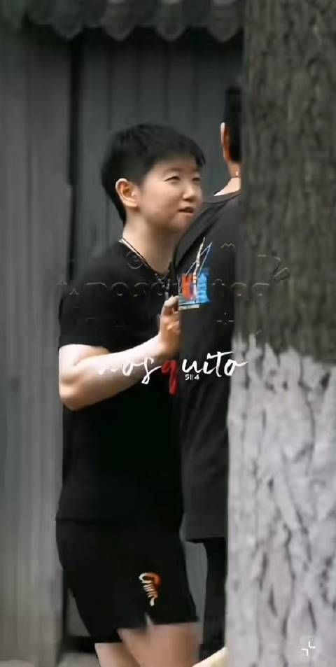 coco对莎莎的关爱都藏在细节里了,用实力证明,谁带的像谁