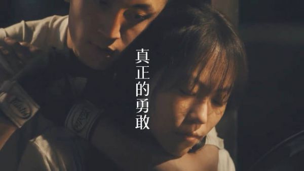 妈呀活久见,王菲和窦靖童合唱了新歌,还是一起创作的