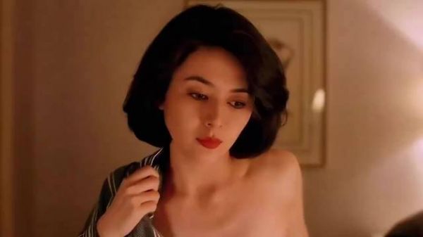 特定场景下,那风情万种迷死人的她