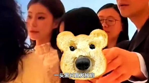 汪小菲携子女北京首亮相,张兰全程陪同其乐融融
