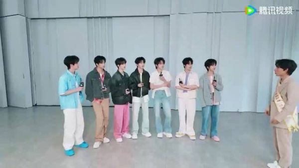 宋亚轩称年轻是第七件装备,时代少年团7月22日战至巅峰