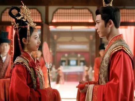 《度华年》前世今生转场画面引热议,赵今麦李蓉张凌赫裴文宣演绎大婚