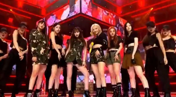 六年前的今天(190717),(G)I-DLE 带来的现场舞台