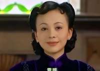 女星王琳自曝曾被儿子扇巴掌，每周最多打一次电话，言语中很悲痛