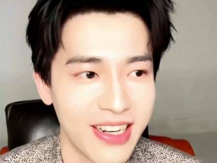 哈哈哈哈他真的好可爱啊