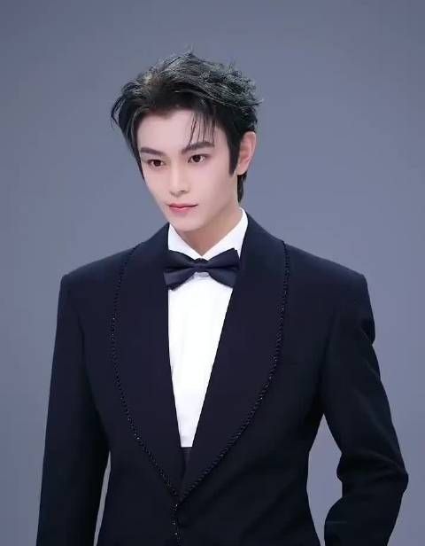 丁禹兮的团播扫腿舞,顶流为何如此