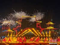 江西南昌：国风实景演出《梦回洪州》上演 非遗碰撞科技重现千年风华