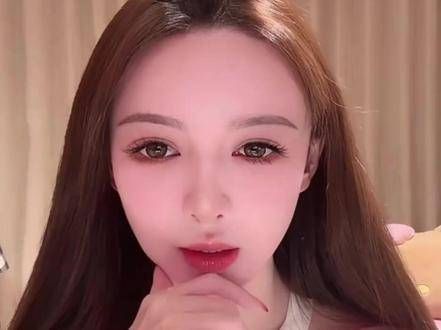 黄晓明好友否认两人旧情复燃，揭露叶珂重返公众视野的动机：欲立人设赚取关注