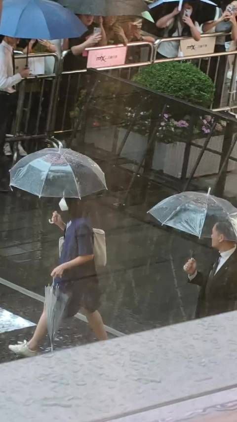 出席奈斯派索活动的贵公子