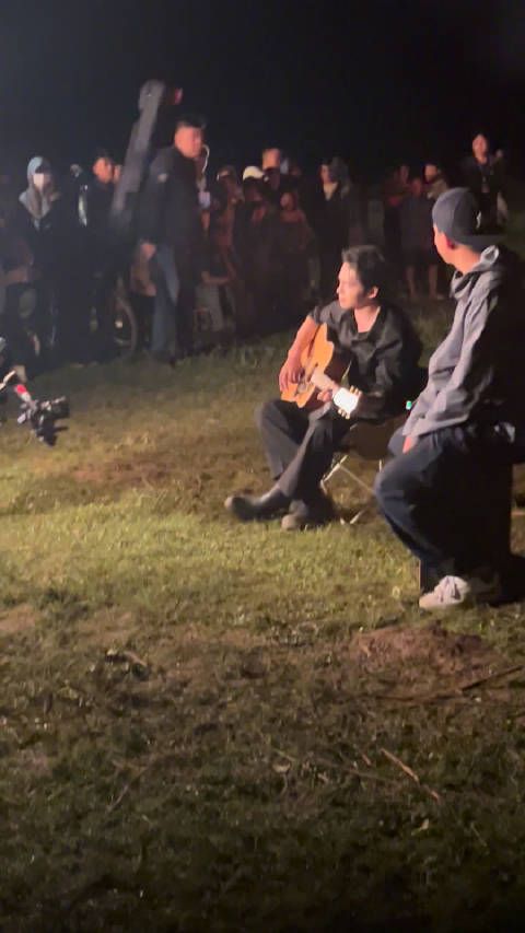 到底唱的是什么呢