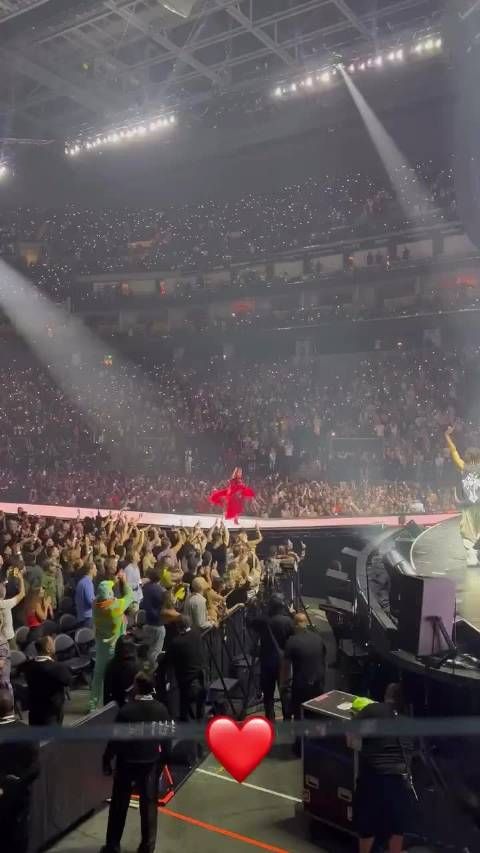 Lady Gaga旧金山巡演压轴唱Donatella,ARTPOP经典重现