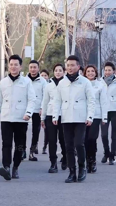 央视主持撒贝宁尼格买提妻子容貌出众