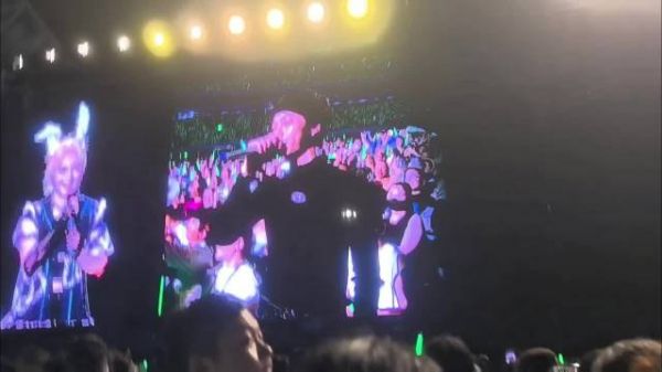 许凯来周笔畅演唱会了诶,是密逃的情谊
