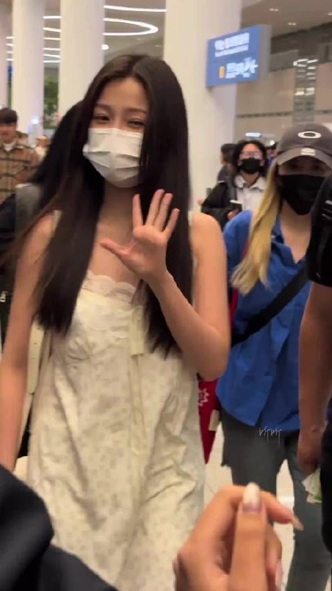 虞书欣现身超话,可爱小鱼气场十足