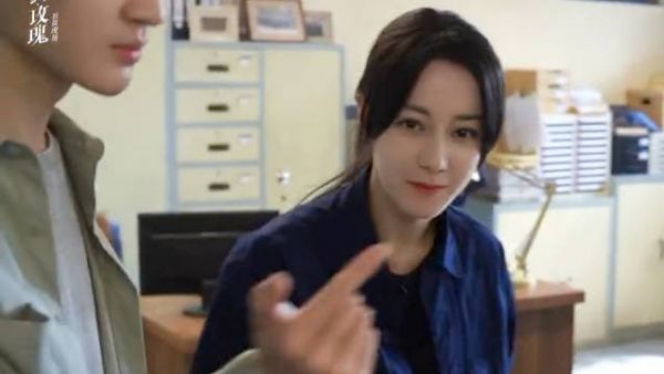 迪丽热巴新剧利剑玫瑰央视开播,演绎打拐警察无畏荆棘