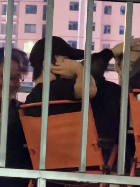 卧槽啊、易烊千玺张艺兴马思纯同桌热聊 !