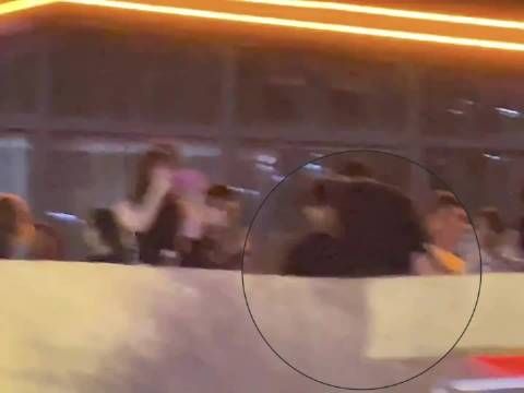 易烊千玺现身西宁first影展,与乐队同场追光
