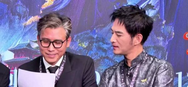 李乃文今天扫楼直播状态也太好了吧!哥还唱了美美桑内,好有意思啊!