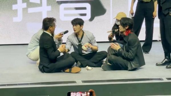 好机灵三个男的!笑死我了… 范丞丞看了这段会落泪吧哈哈哈哈哈哈