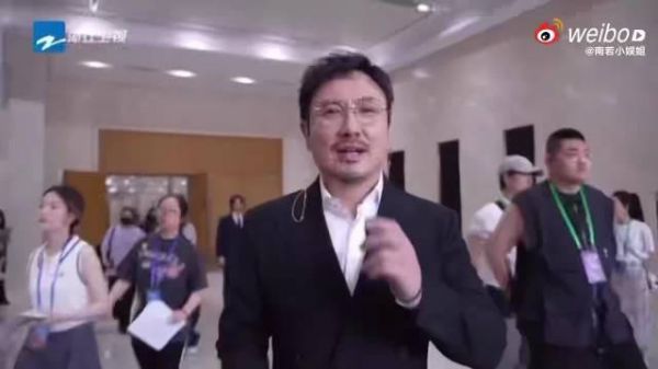 沈腾晒吴彤王牌工作照调侃老照片帅,网友催更节目上线