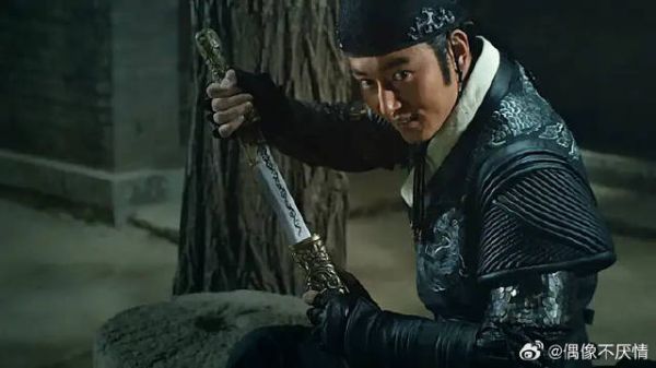 这才是男人该看的,女人只会影响我拔刀的速度!